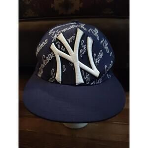 New Era Yankees Big Logo AOP Fitted 7 1/8 minor flaw
